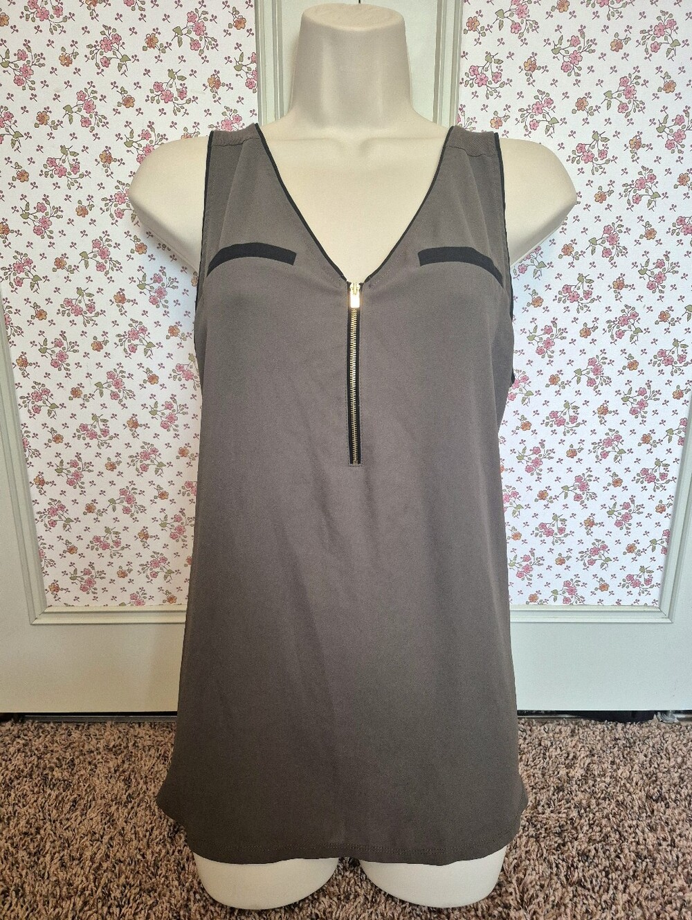 Express Taupe Sleeveless V-Neck Tank Top with Black Trim Size M